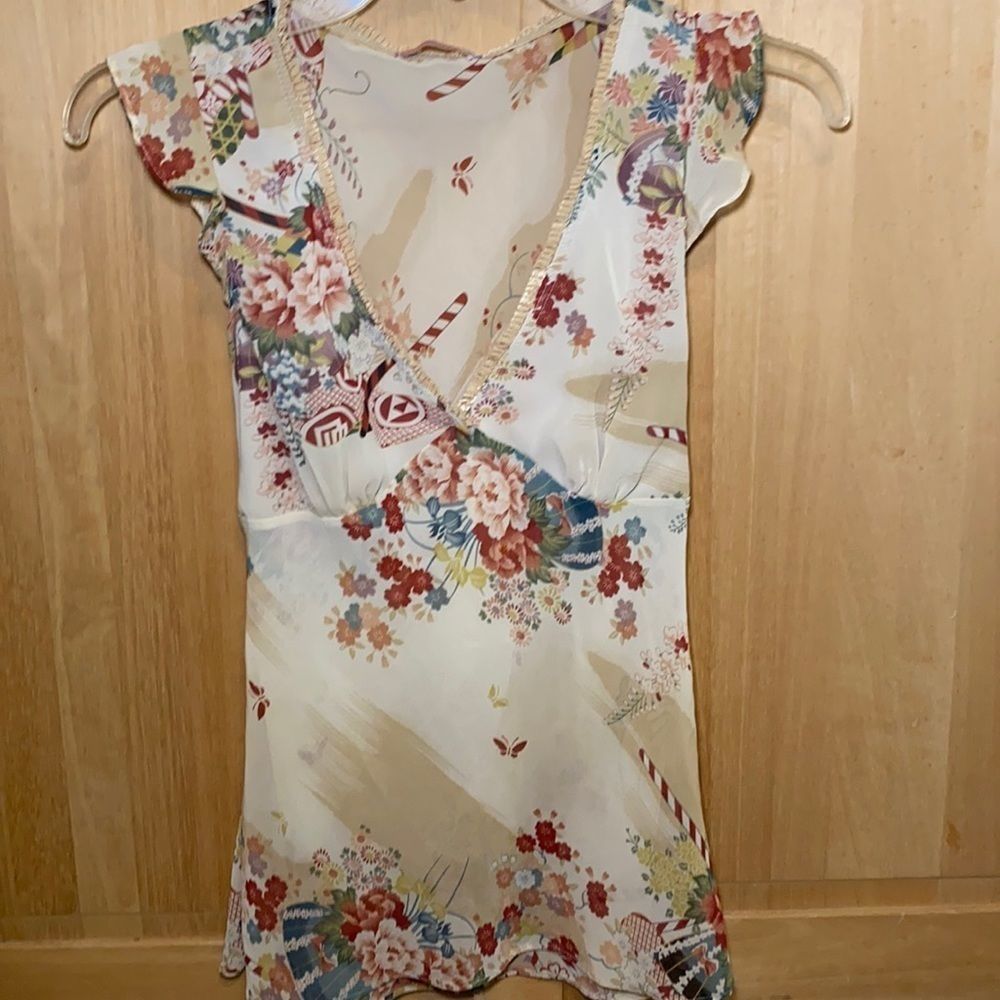 🎉HP🎉 XXI Shear Blouse. Size Small